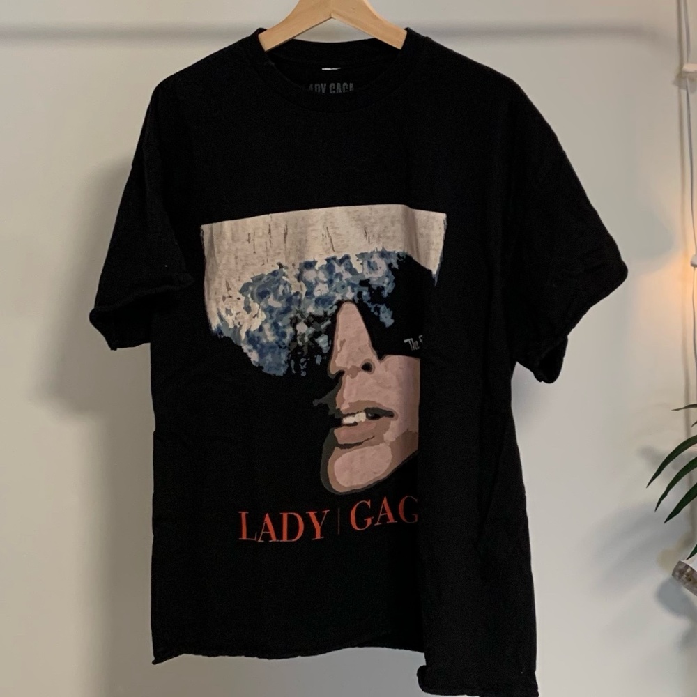 graphic tee